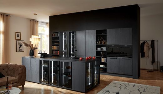 Trend zwarte keuken in houtlook bij de Mooiste keukenwinkel