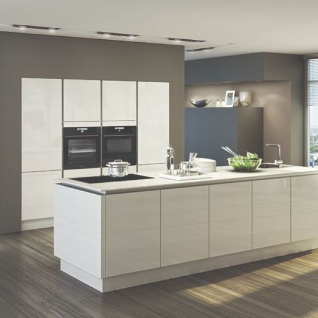 Huiscollectie-1537-5030-Hoogglans-wit-parallelkeuken.jpg