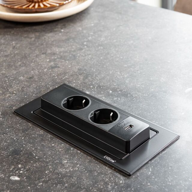 Atelier-Basel-stopcontact-keukenblad.jpg