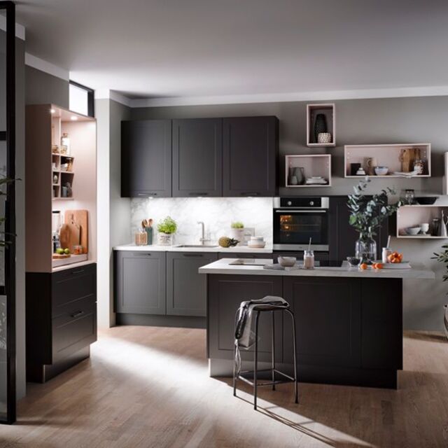 Huiscollectie-Lotus-zwart-eiland-keuken.jpg