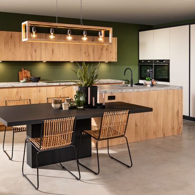 Atelier-Oakham-hout-keuken-eiland-parallel.jpg