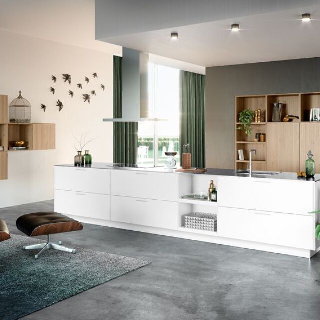 Huiscollectie_18027_modern_wit_eilandkeuken_kastenwand.jpg